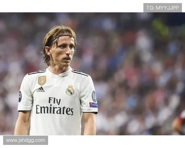 皇马功勋莫德里奇告别赛精彩上演 主场谢幕致敬传奇球员 皇马功勋莫德里奇告别赛精彩上演 主场谢幕致敬传奇球员